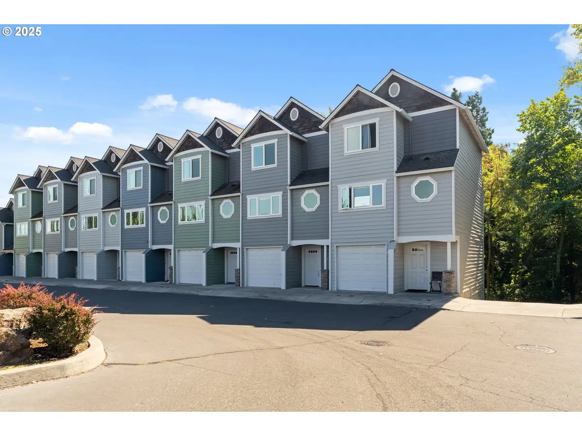 990 W 8th Pl, The Dalles, OR 97058 - Image #1