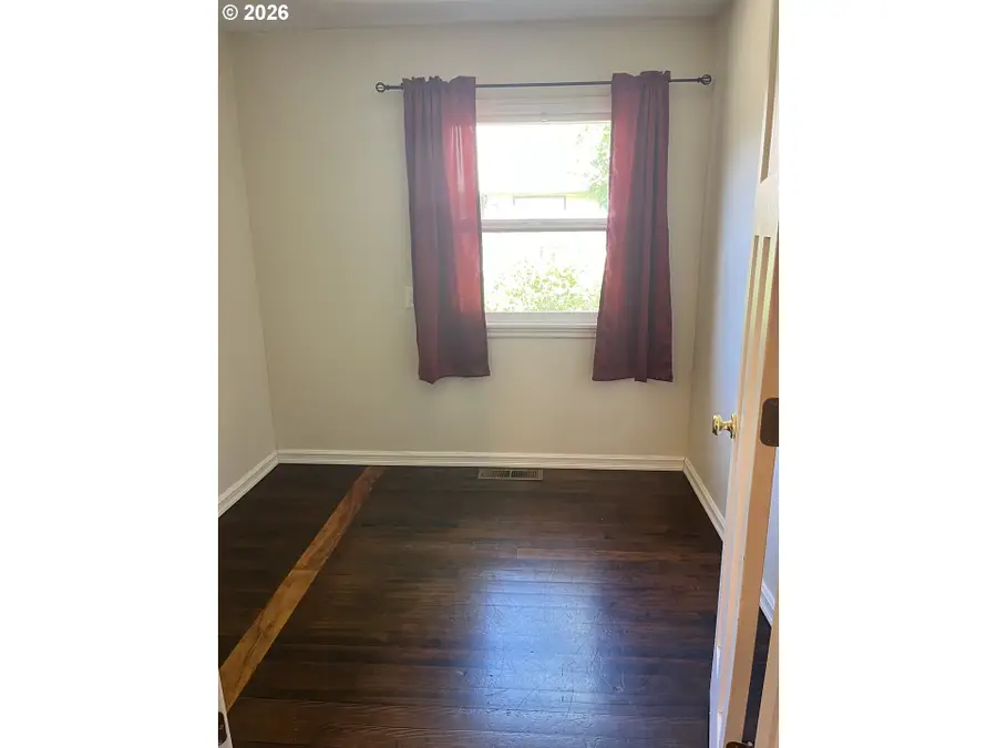 1845 East Nob Hill St Se, Salem, OR 97302 - #3