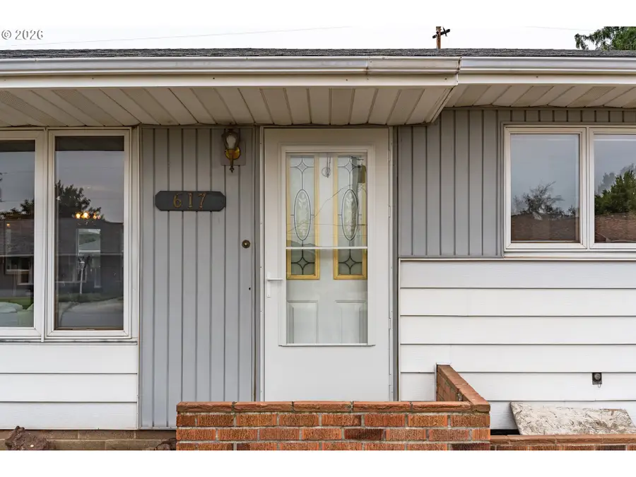 617 Elm St, Goldendale, WA 98620 - #2