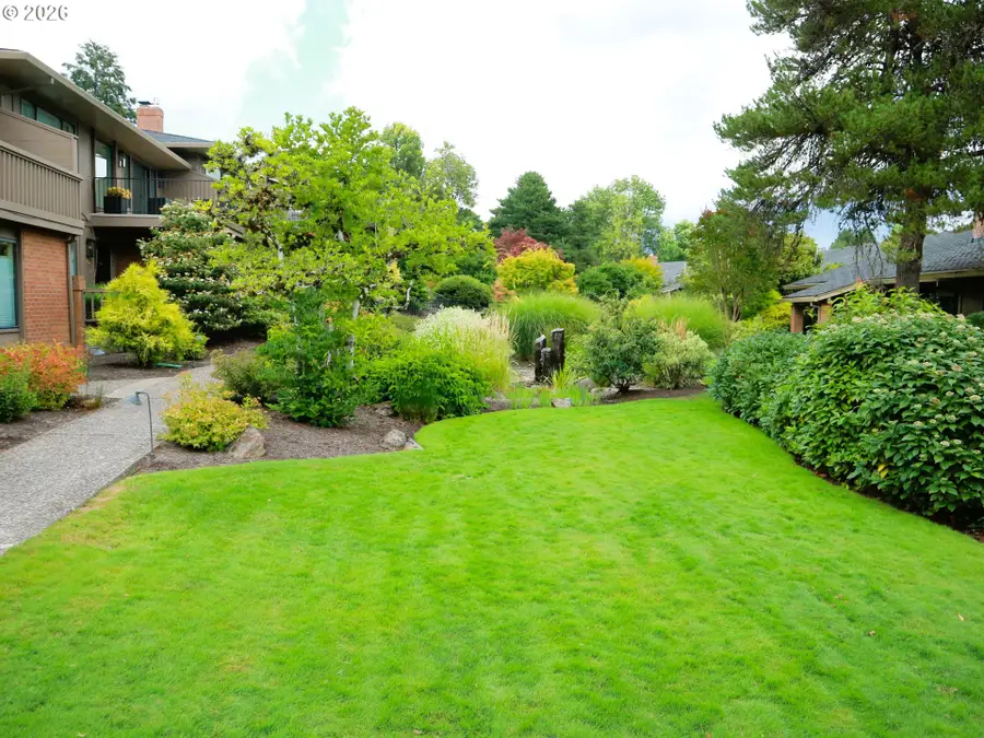 1 Condolea Dr, Lake Oswego, OR 97035 - #2