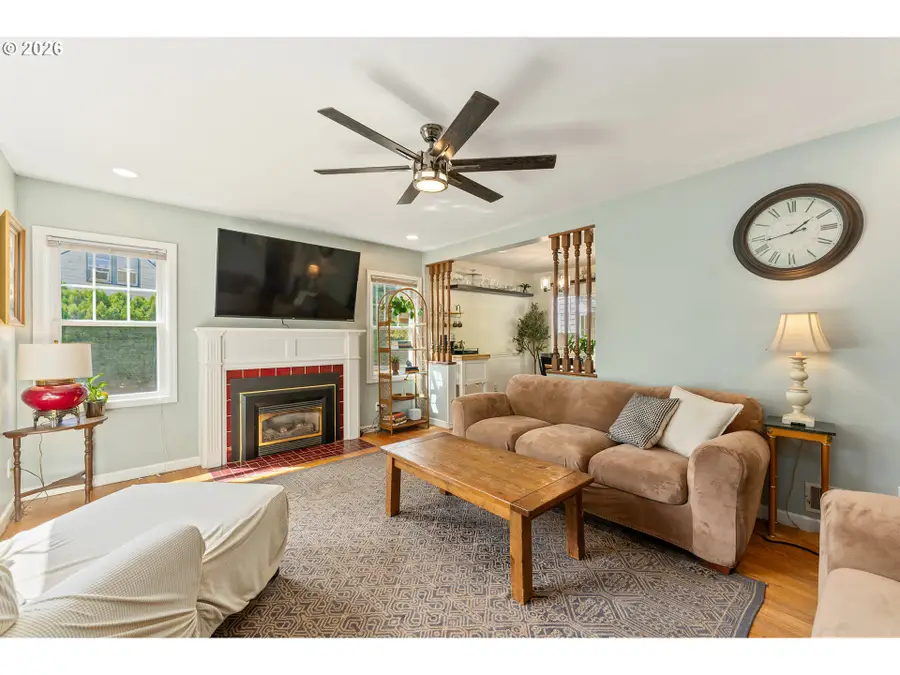 11282 SE Pine Ct, Portland, OR 97216 - #3