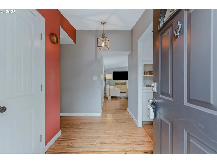 206 Farview Dr, Vancouver, WA 98661 - Image #2