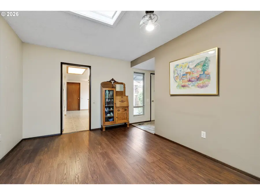 9410 SW Brentwood Pl, Tigard, OR 97224 - #3