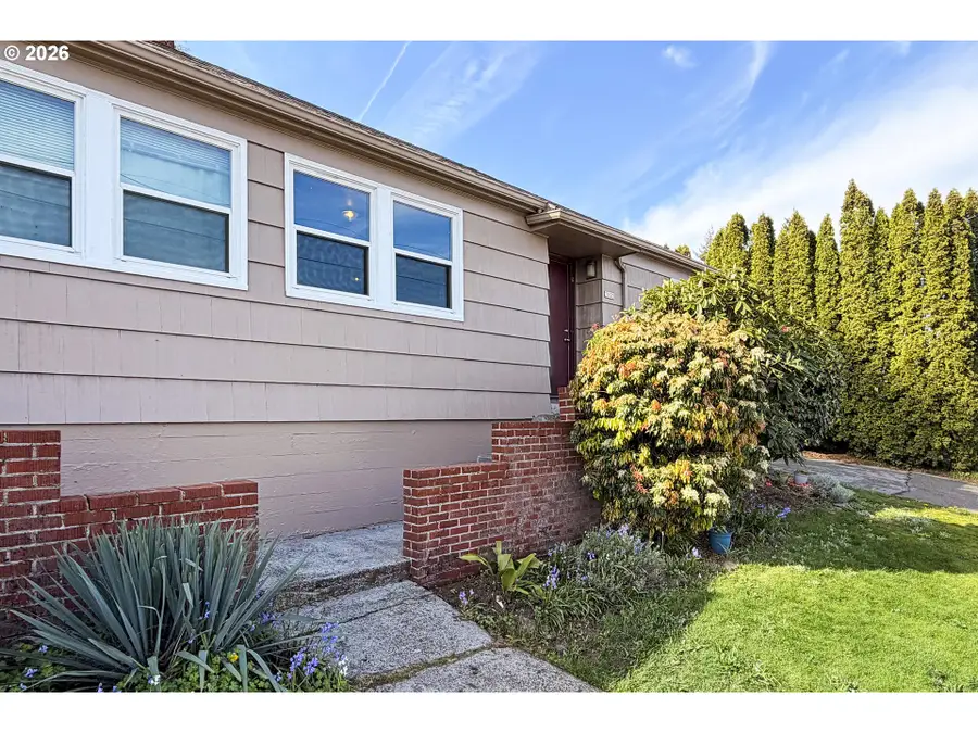 7020 NE Halsey St, Portland, OR 97213 - #3