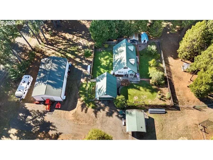 800 Byron Creek Rd, Winston, OR 97496 - Image #2