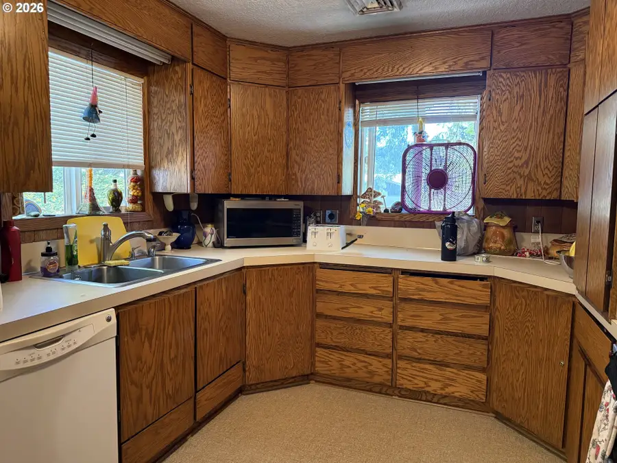150 SW Brantley Dr, Winston, OR 97496 - #3