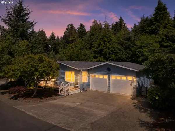 380 Seagrove Loop, LincolnCity, OR 97367