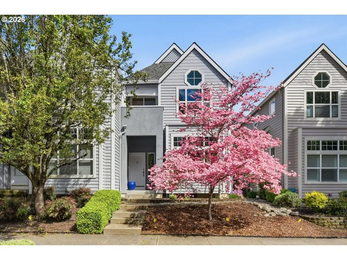 425 NE Roth St, Portland, OR 97211 - #1