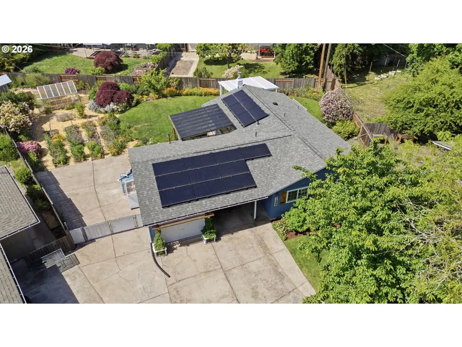 1040 Martha Ct, Eugene, OR 97401 - #2