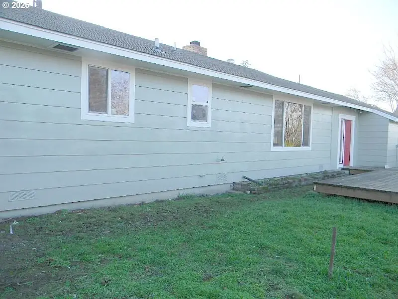 214 E 13th St, The Dalles, OR 97058 - #2