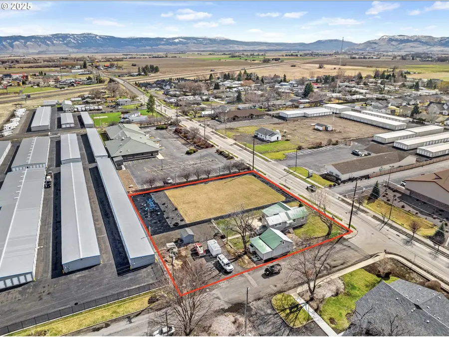 2501 Cove Ave, La Grande, OR 97850 - Image #3