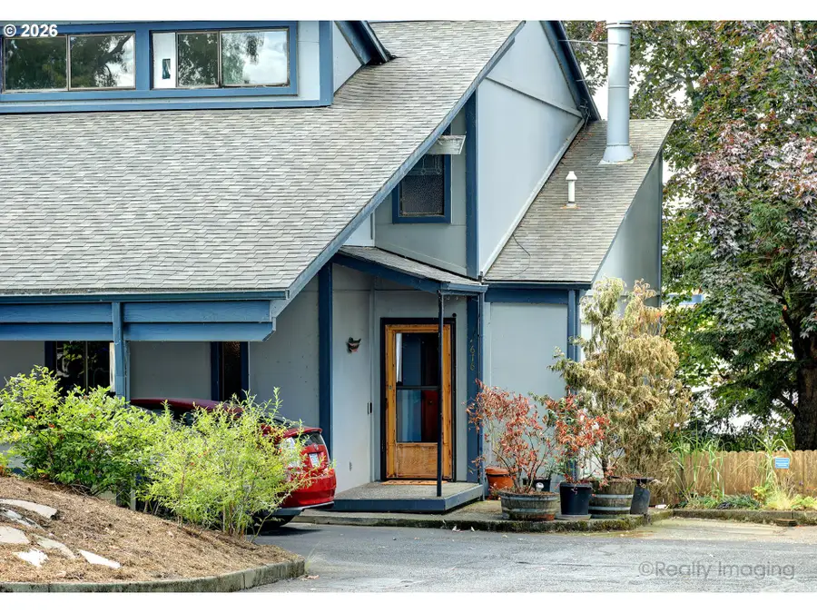 616 N Tomahawk Island Dr, Portland, OR 97217 - #3