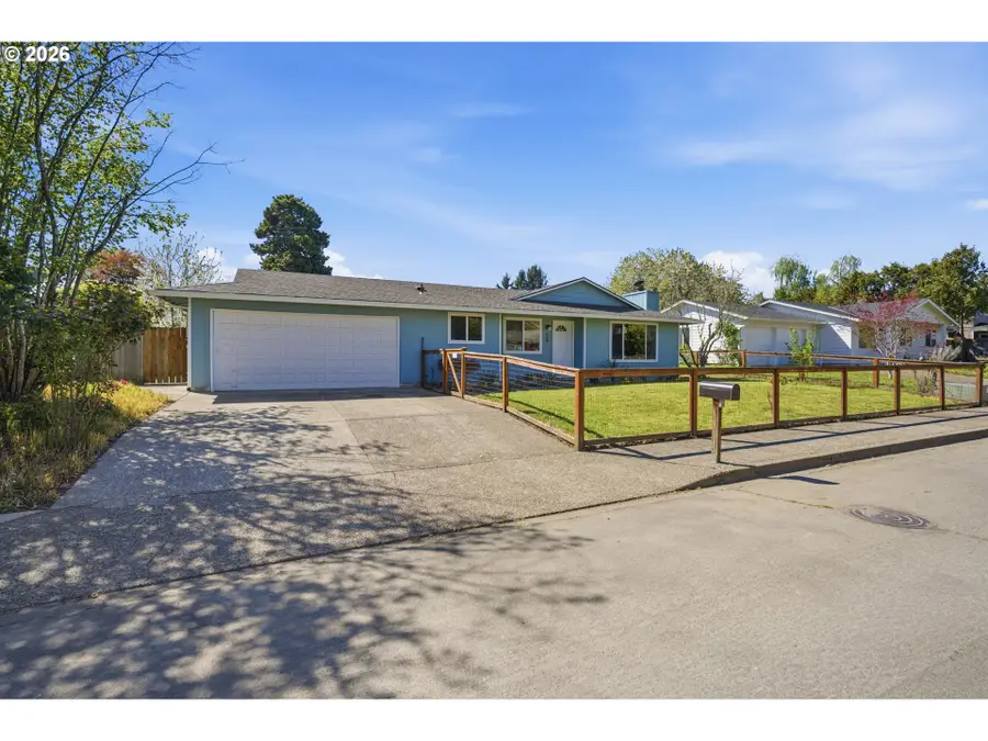 560 SE Border Ln, McMinnville, OR 97128 - #3