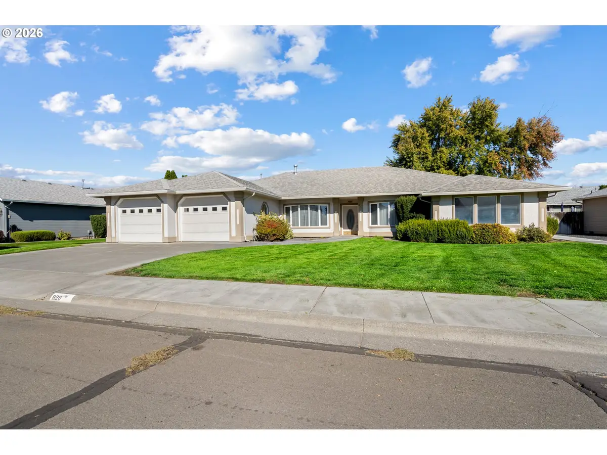 820 W Alder Ave, Hermiston, OR 97838 - #1