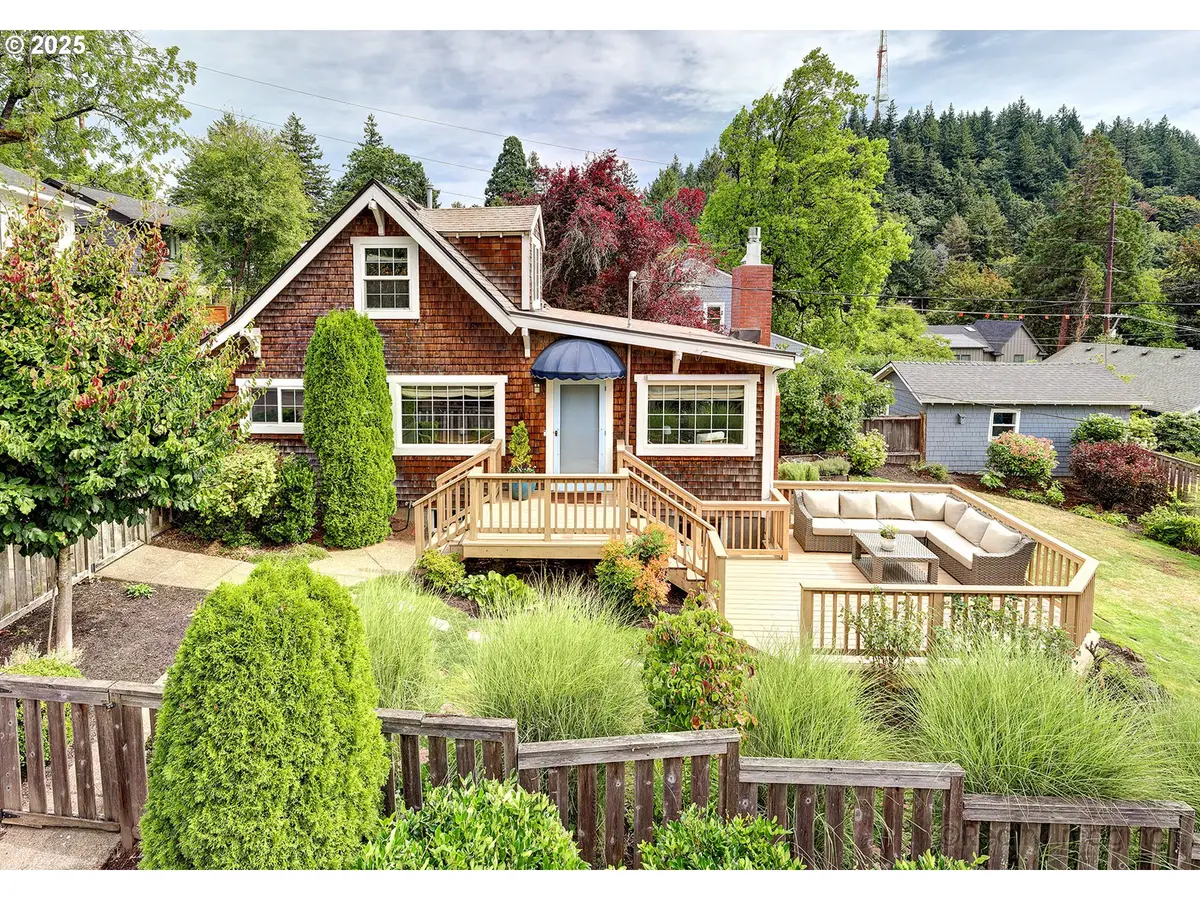 3040 SW 36th Ave, Portland, OR 97221 - Image #1