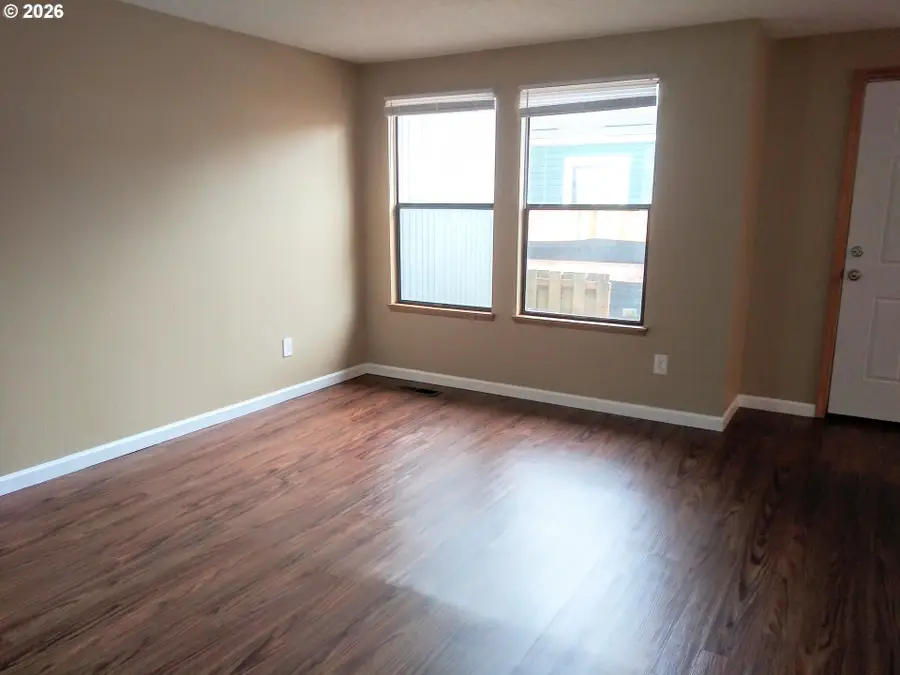 6822 SE Woodstock Blvd, Portland, OR 97206 - Image #3