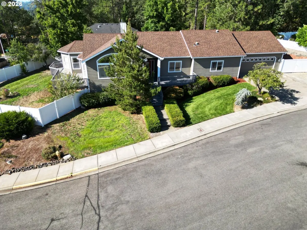 212 Wagon Wheel Dr, Grants Pass, OR 97527 - #1