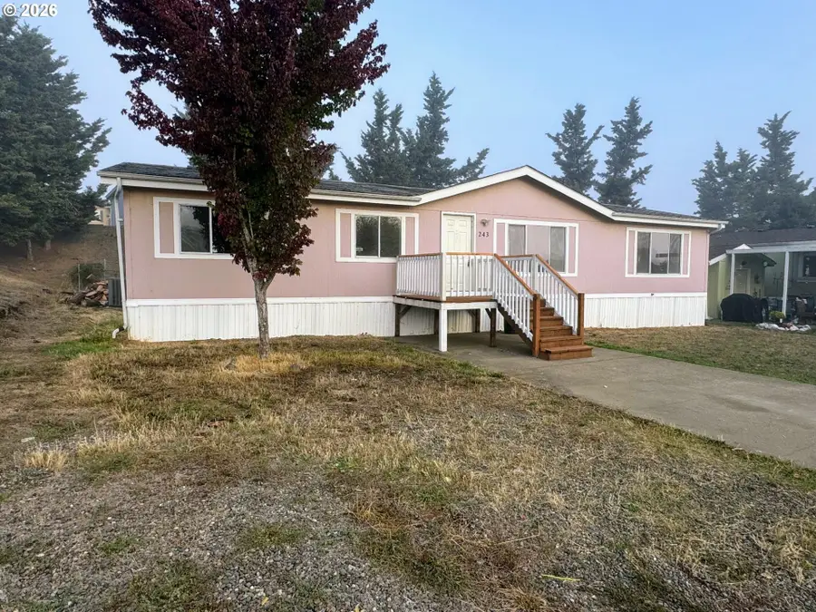 243 Owyhee Ln, Roseburg, OR 97471 - #2