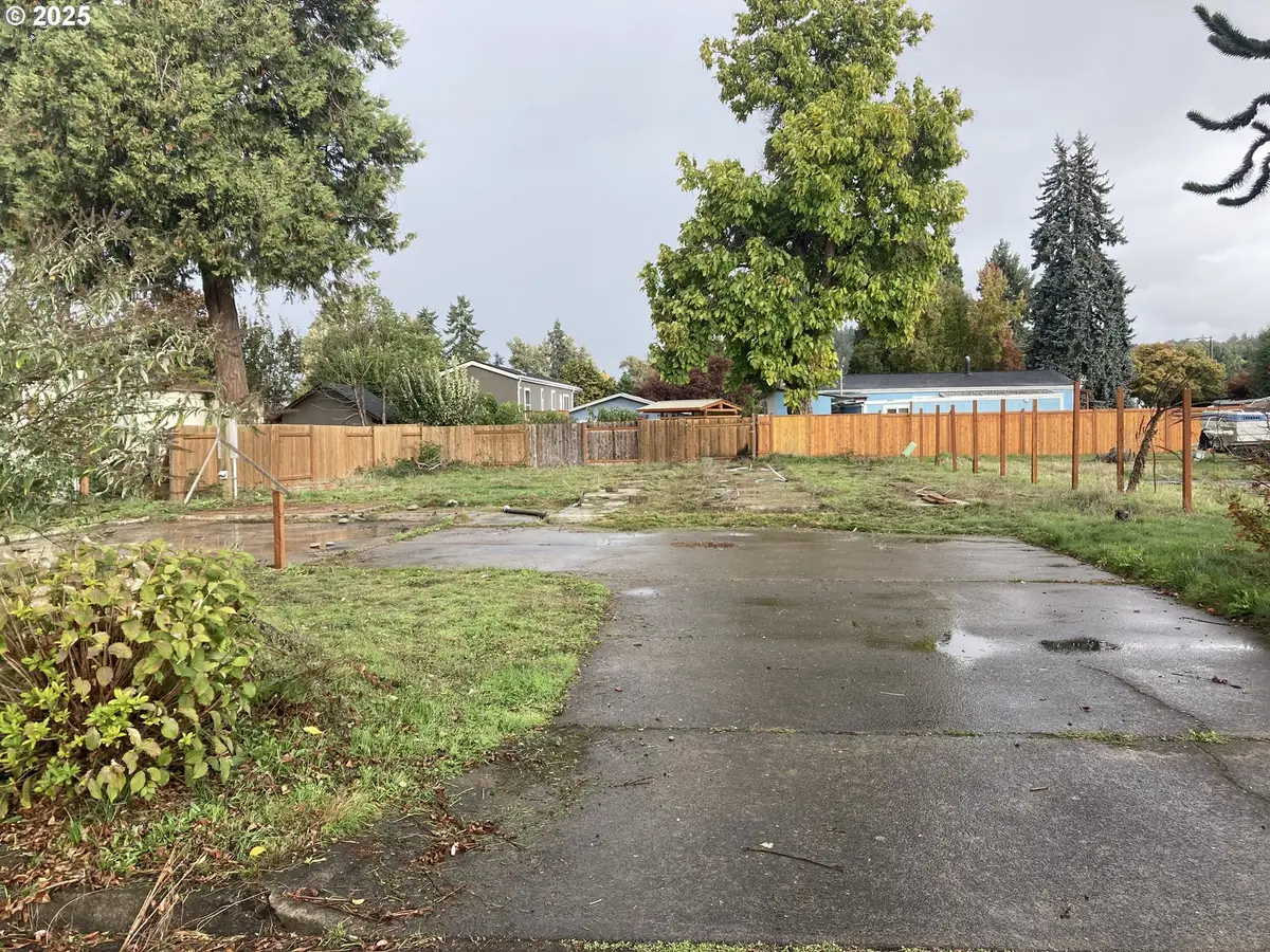 65 Kremont Ave, Springfield, OR 97477 - Image #1