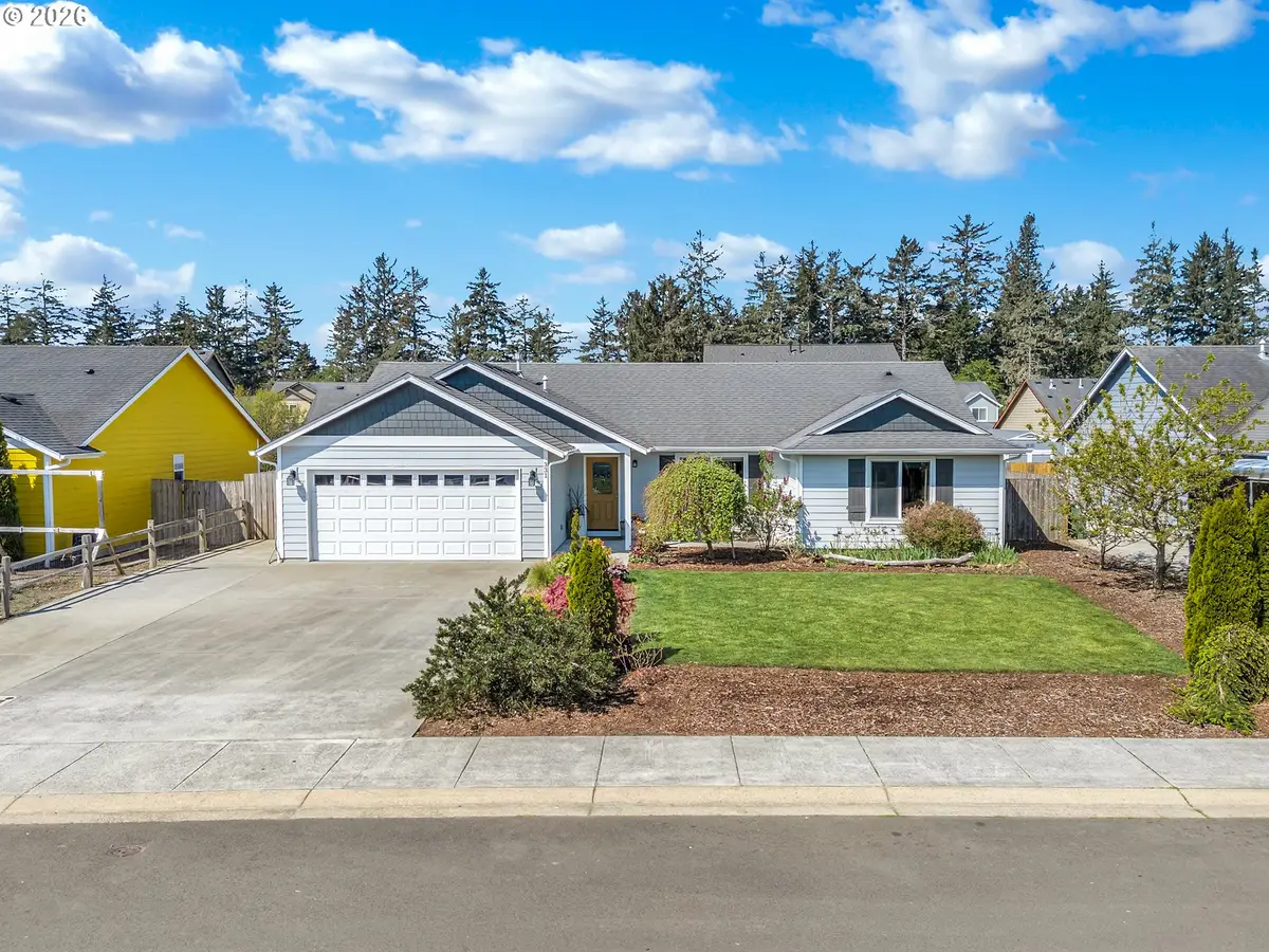 331 SW Jade Pl, Warrenton, OR 97146 - #1