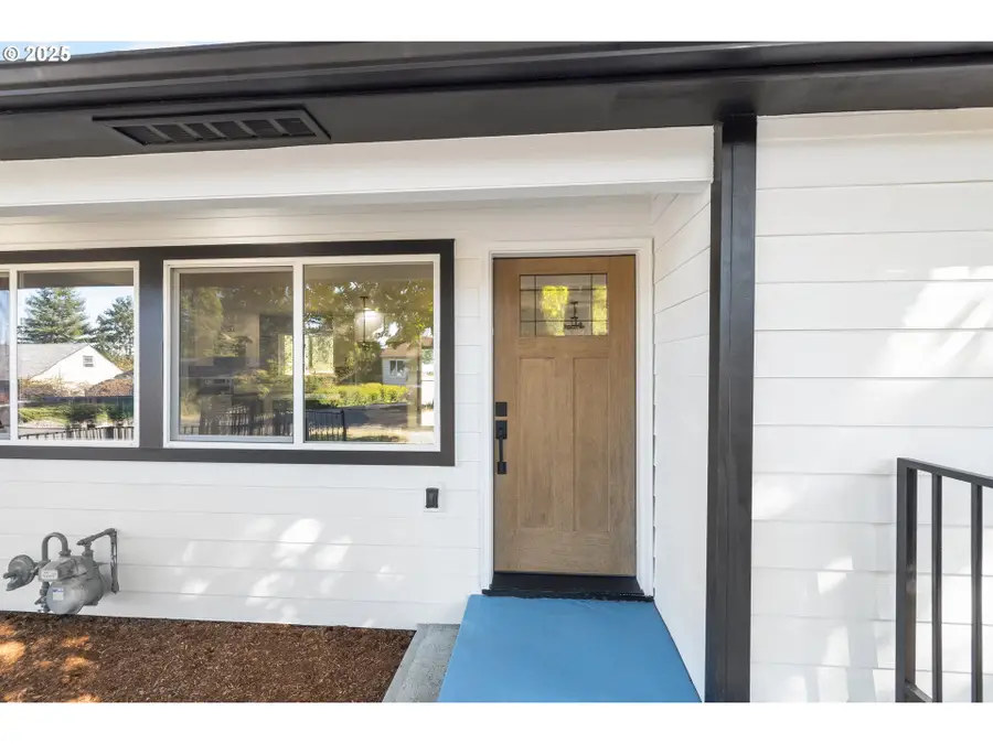 142 NE 128th Ave, Portland, OR 97230 - Image #3