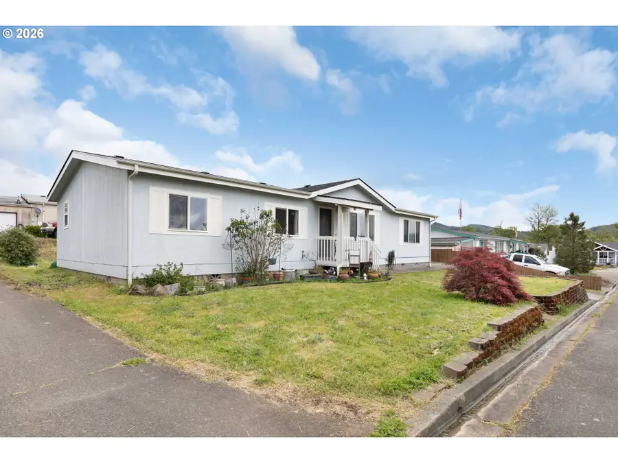 150 Adams Loop, Roseburg, OR 97471 - #3