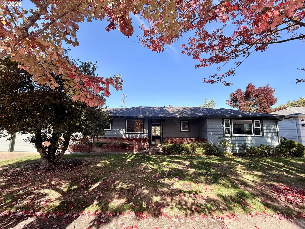 887 W 18th Pl, Eugene, OR 97402 - #1