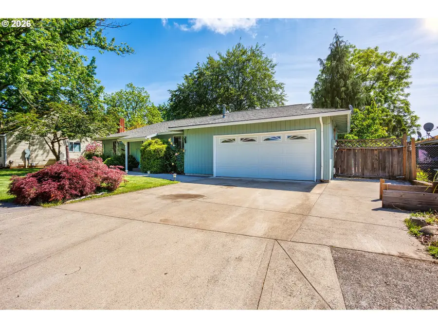 808 SE 156th Pl, Portland, OR 97233 - #2