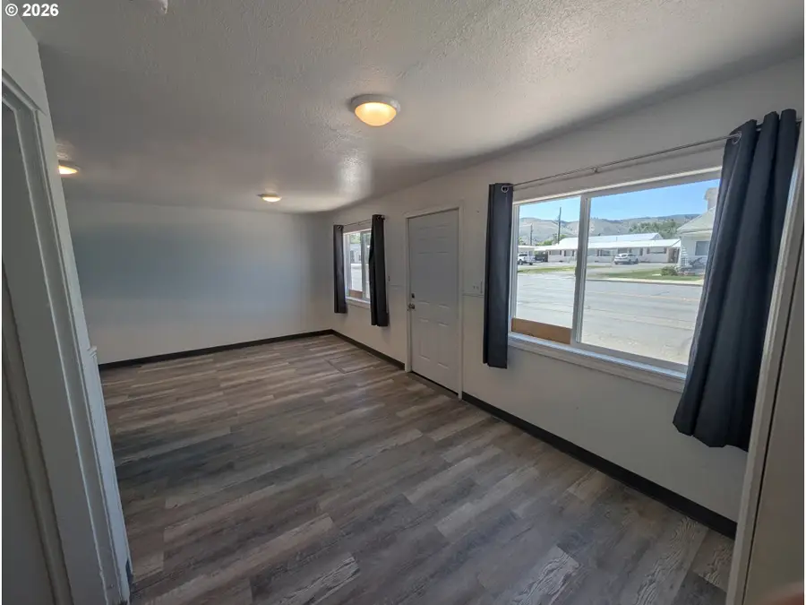 2818 10th St, Baker City, OR 97814 - #2