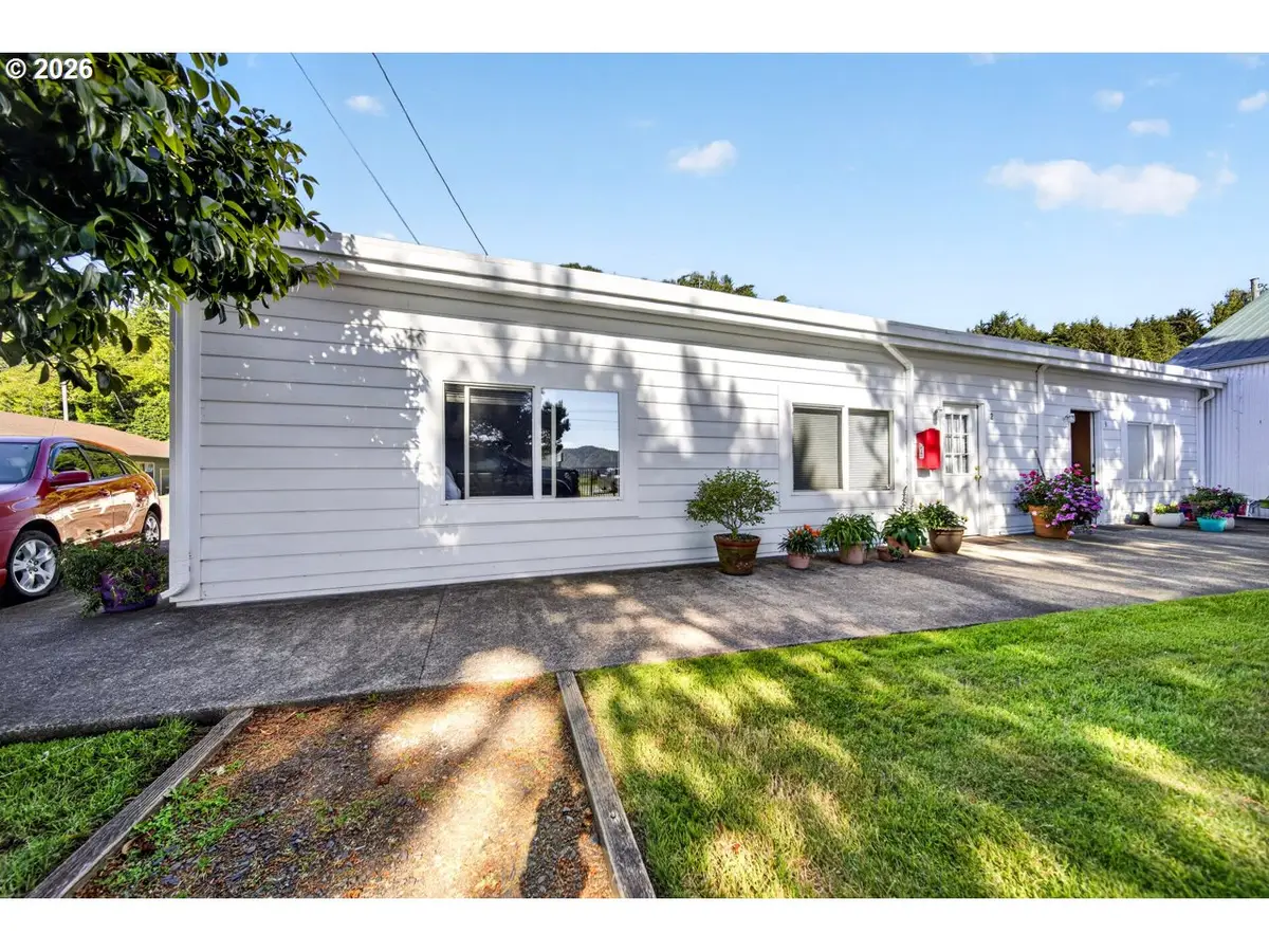 160 Spring St, Gardiner, OR 97441 - #1