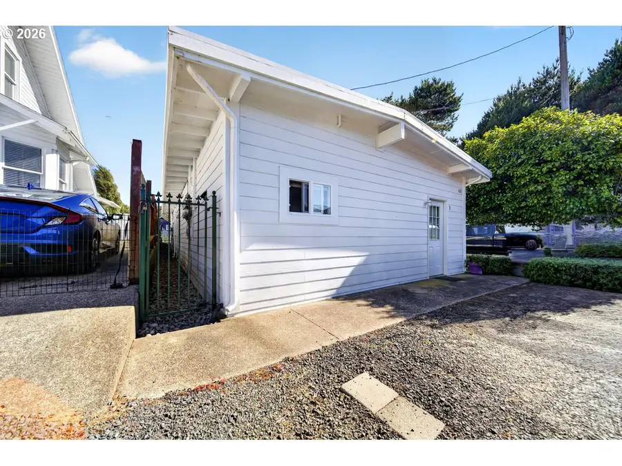 160 Spring St, Gardiner, OR 97441 - #3
