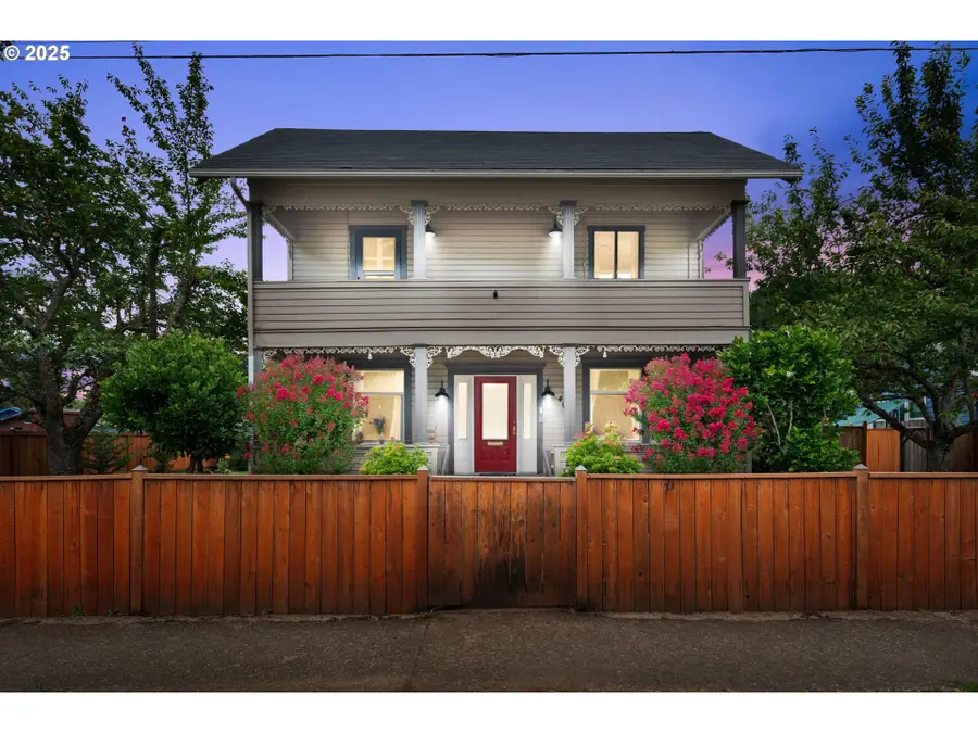 409 N 8th St, Cottage Grove, OR 97424 - #2