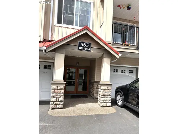 565 NW Lost Springs Ter, Portland, OR 97229