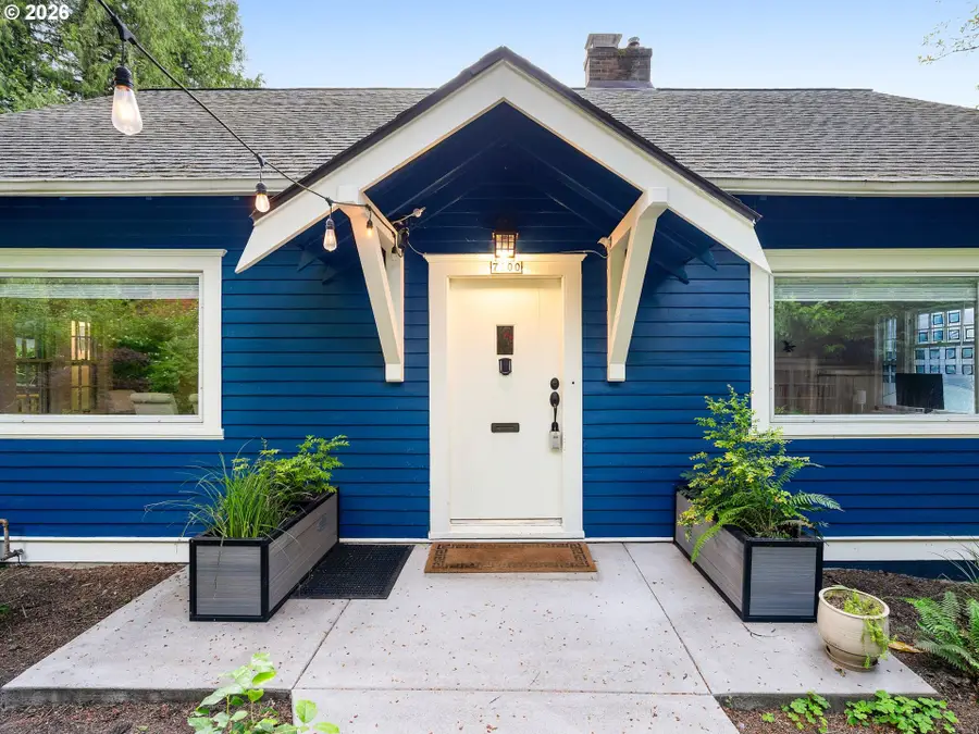 7100 SW Brier Pl, Portland, OR 97219 - #2