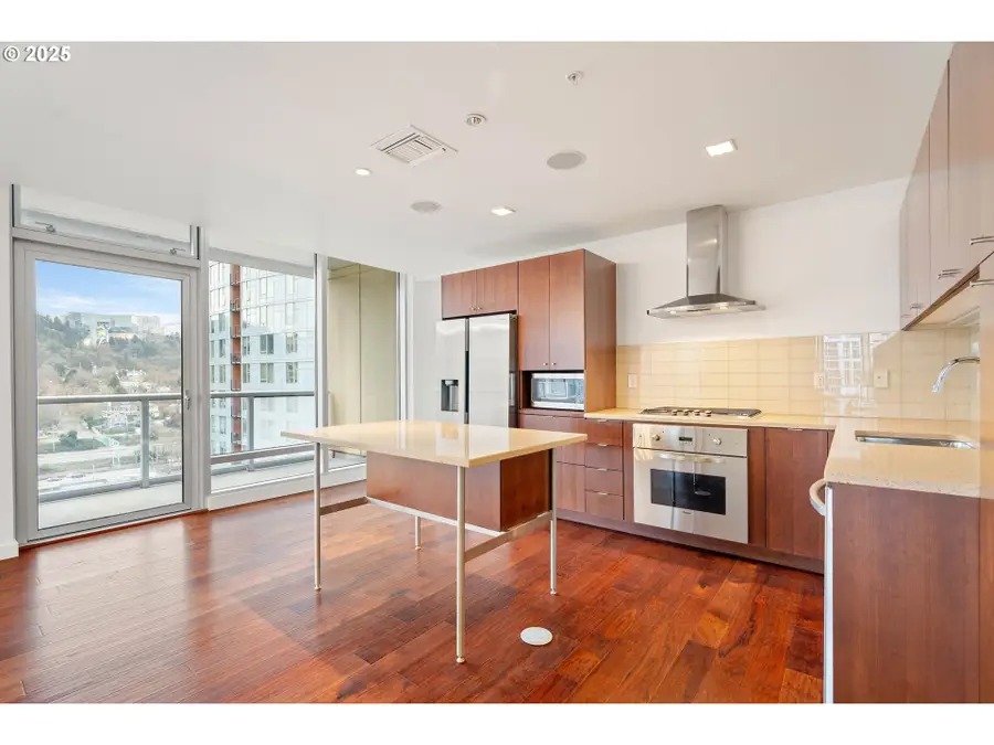 3570 S River Pkwy #1711, Portland, OR 97239 - Image #2