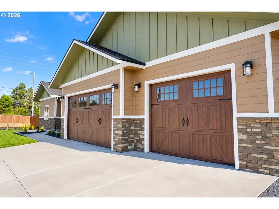 894 SW Fieldstone Ct, Hermiston, OR 97838 - #3