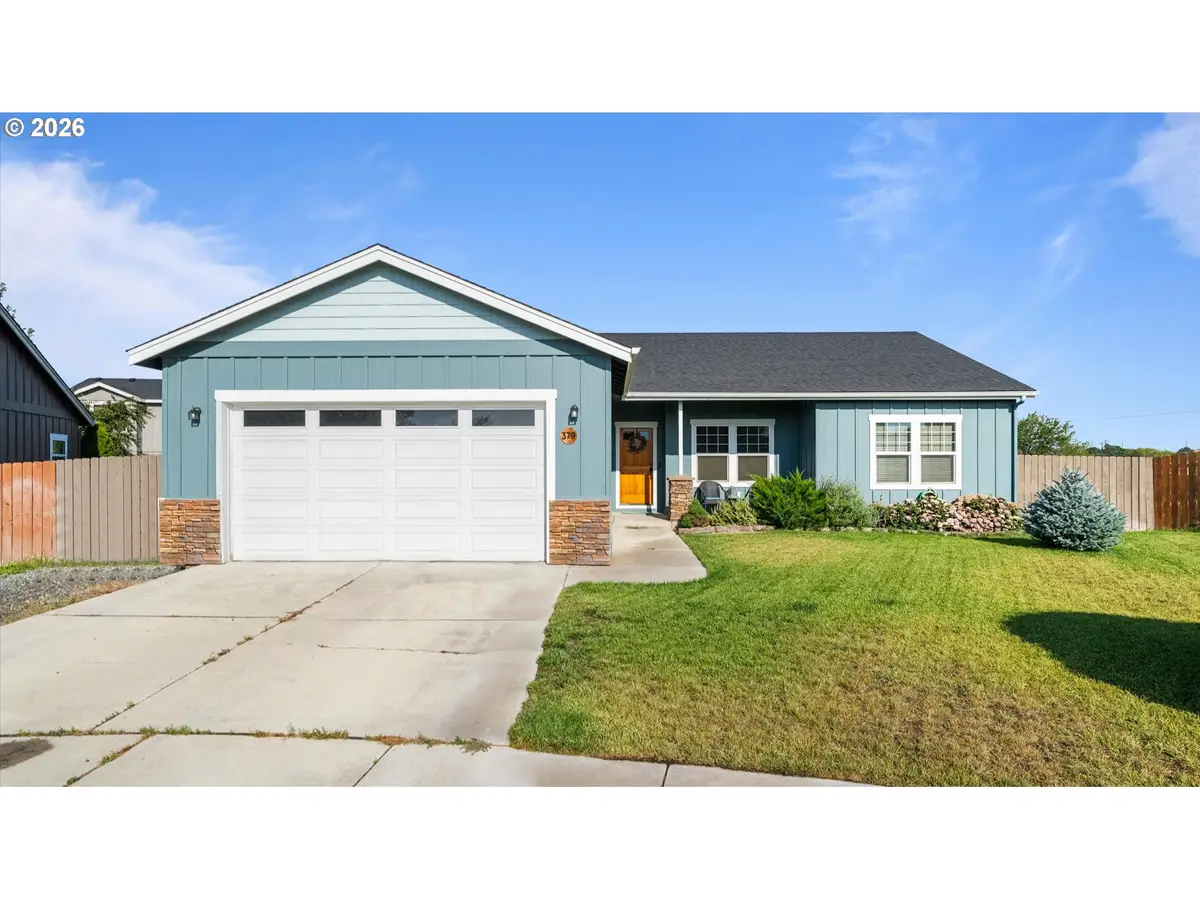 379 NW Crestview Ct, Hermiston, OR 97838 - #1