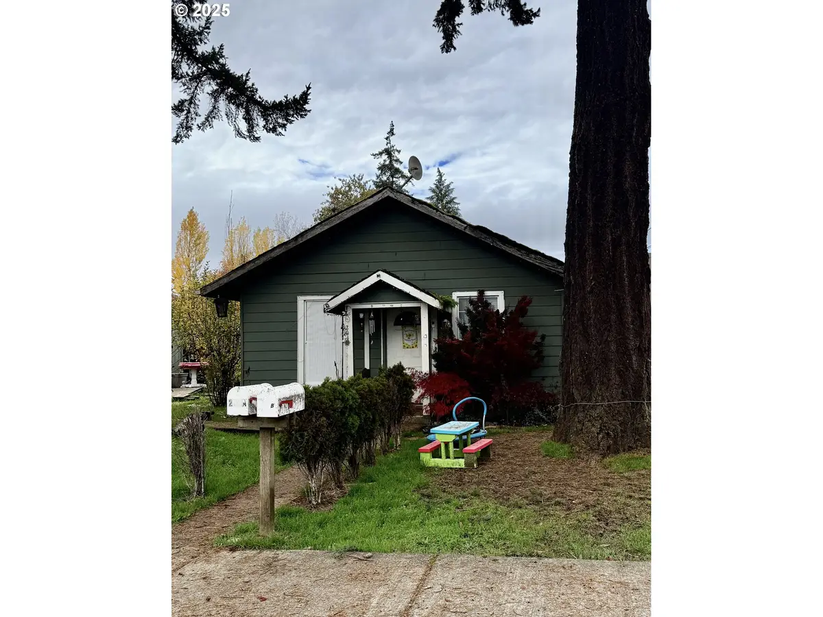 204 SW Water St, Sheridan, OR 97378 - Image #1
