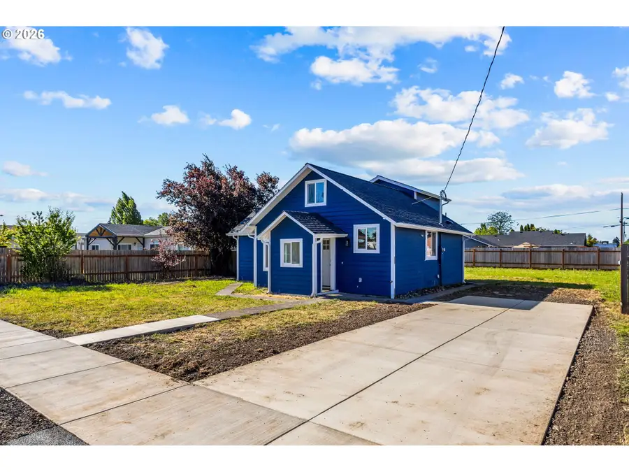 805 W Sherman St, Lebanon, OR 97355 - #3