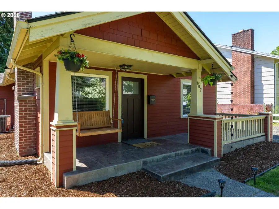 807 S Pearl St, Centralia, WA 98531 - #3