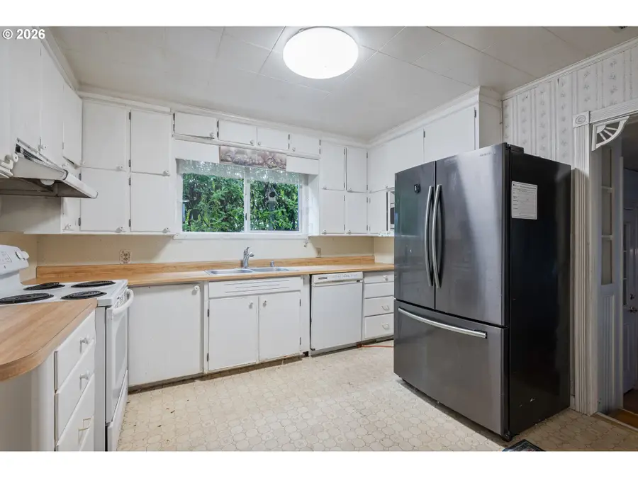 3324 Ocean Beach Hwy, Longview, WA 98632 - #2