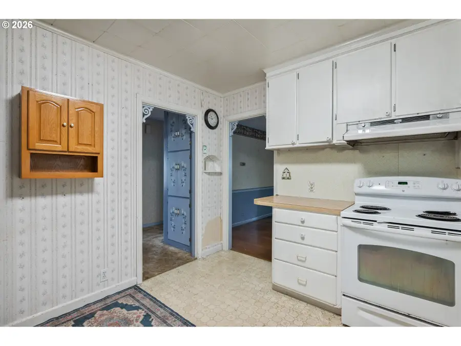 3324 Ocean Beach Hwy, Longview, WA 98632 - #3