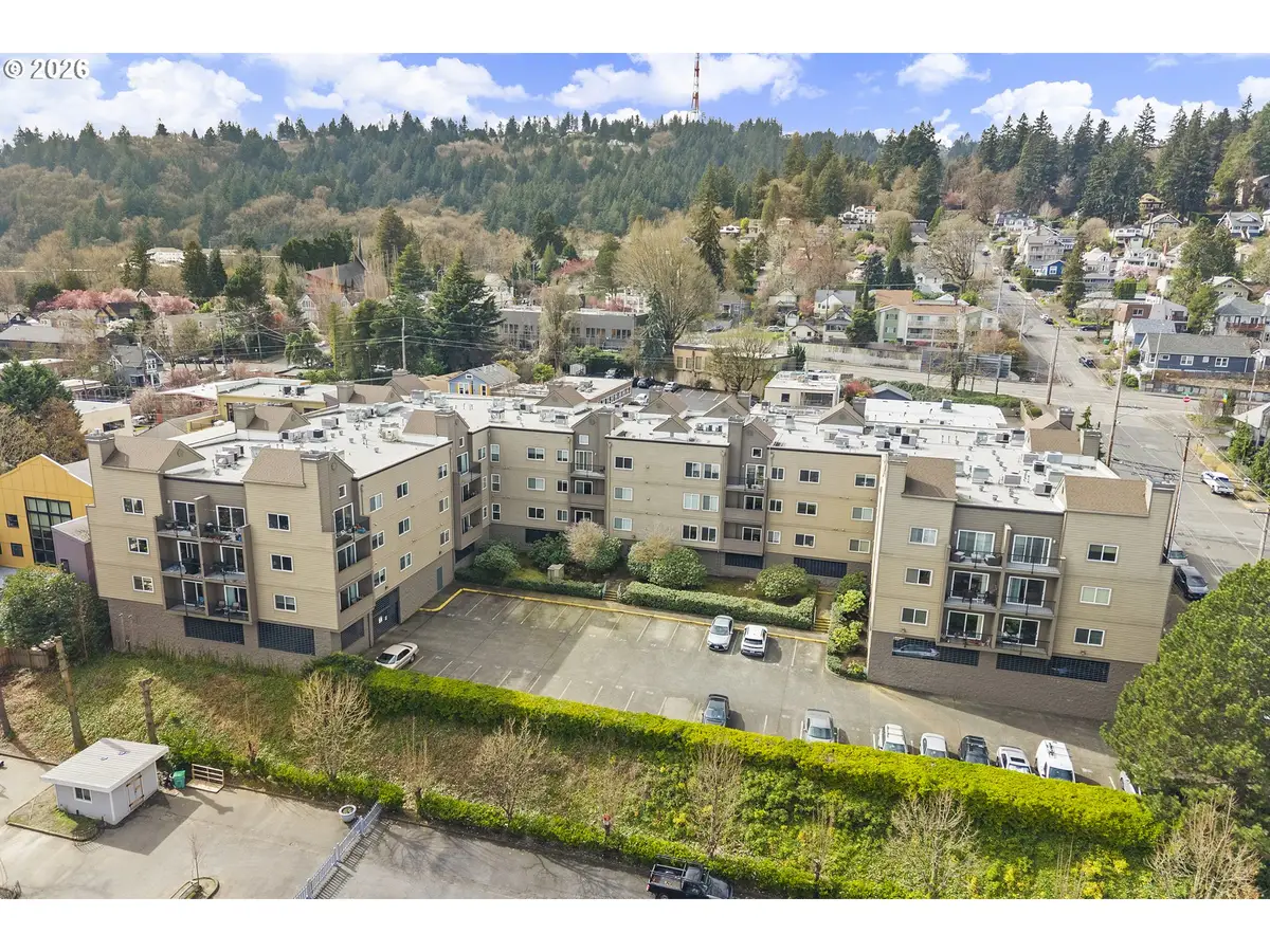 4320 S Corbett Ave #102, Portland, OR 97239 - #1