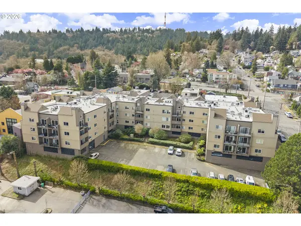 4320 S Corbett Ave #102, Portland, OR 97239