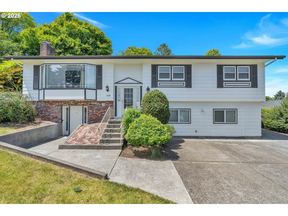 3909 NE 135th Ave, Portland, OR 97230 - #1