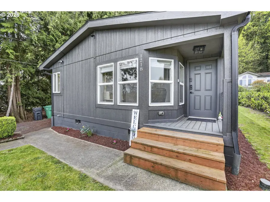 1218 W C St, Rainier, OR 97048 - #3