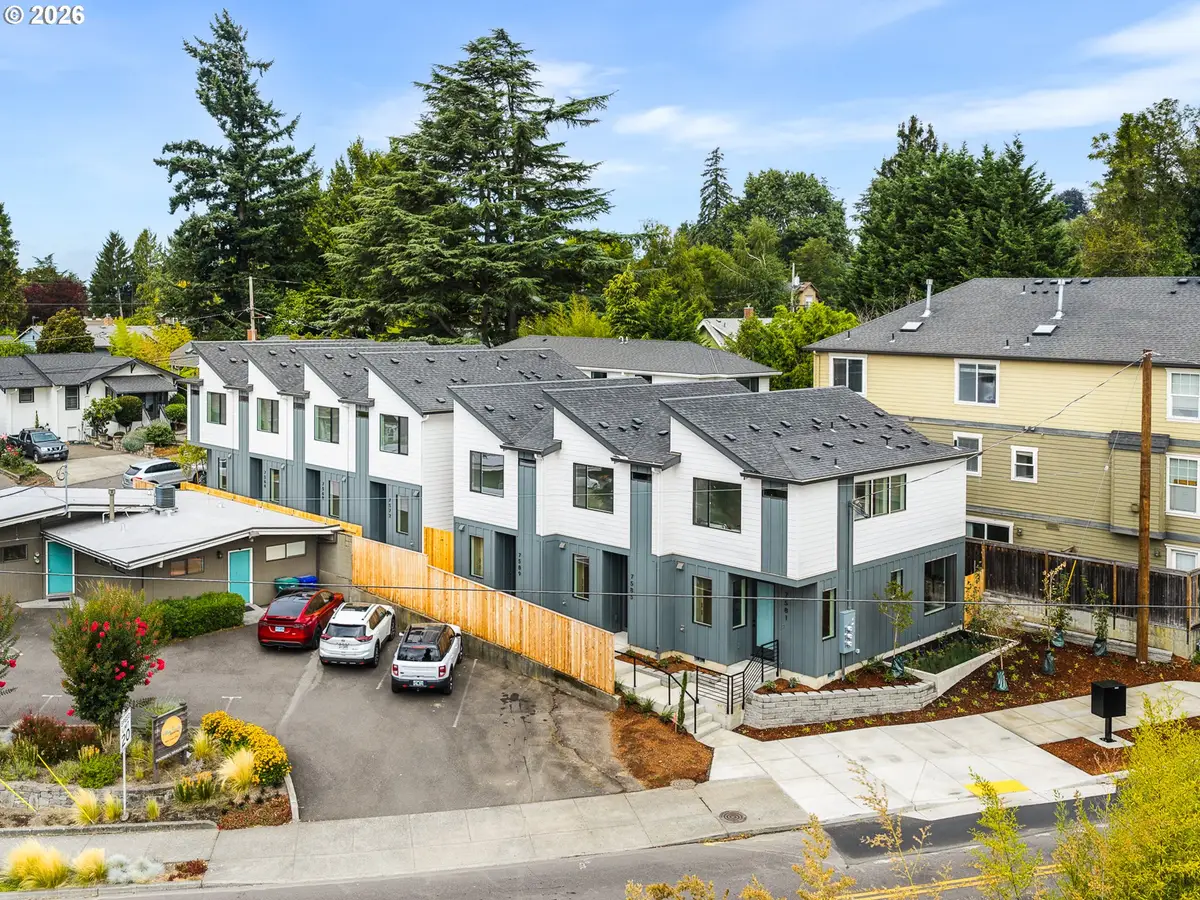 7581 SW Capitol Hwy, Portland, OR 97219 - #1