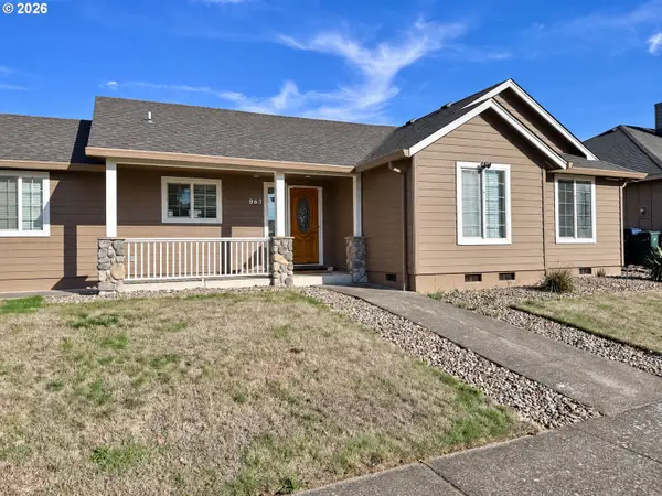 963 Hazelnut Ln, Springfield, OR 97478