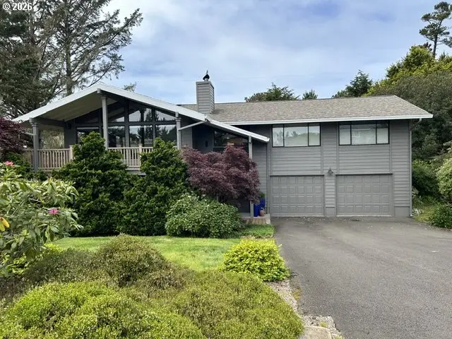 89606 Manion Dr, Warrenton, OR 97146 - #1