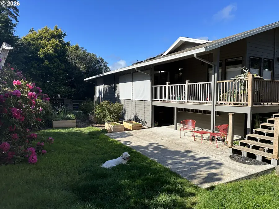 89606 Manion Dr, Warrenton, OR 97146 - #2